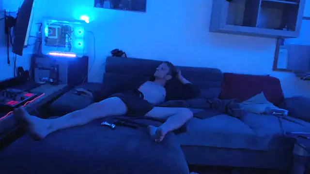 davidgntxxxxx online show from April 19, 2026, 9:39 pm