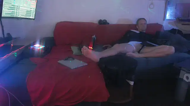 davidgntxxxxx online show from April 9, 2026, 5:52 pm