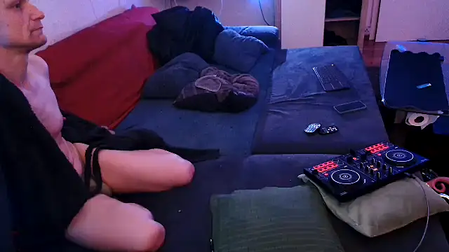 davidgntxxxxx online show from April 21, 2026, 1:42 am