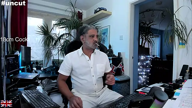 OnlineBossUK online show from September 9, 2025, 6:06 pm