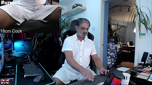 OnlineBossUK online show from November 24, 2025, 6:19 pm