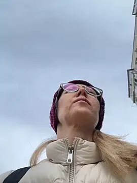 angelmommu online show from February 21, 2026, 7:32 am