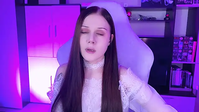 jasminevine online show from January 10, 2025, 2:13 pm