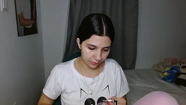 mia  lopez  online show from November 29, 2025, 5:51 am