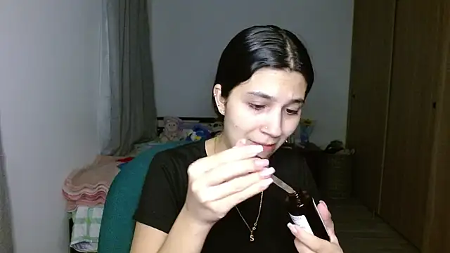 mia  lopez  online show from September 20, 2025, 5:45 am