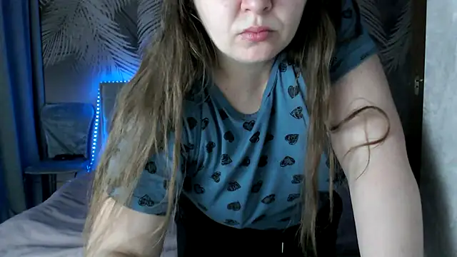 uliastar online show from February 24, 2026, 7:09 am