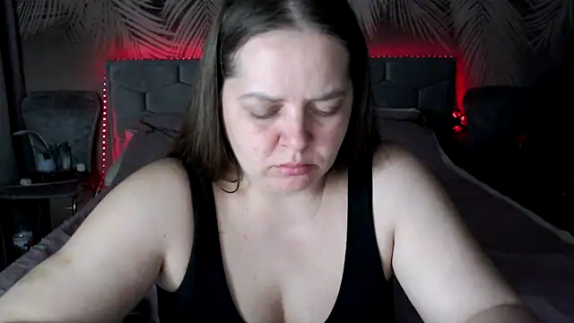 uliastar online show from April 8, 2026, 6:15 am