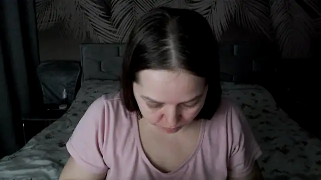 uliastar online show from February 16, 2026, 8:24 am