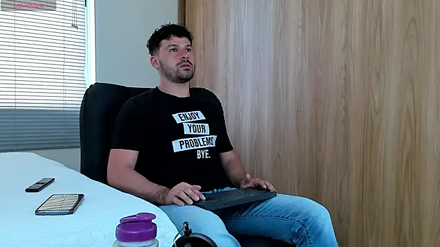 alexman fuck online show from April 15, 2026, 10:21 pm