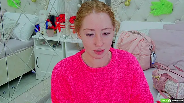 TinaBrook online show from December 19, 2025, 4:05 am