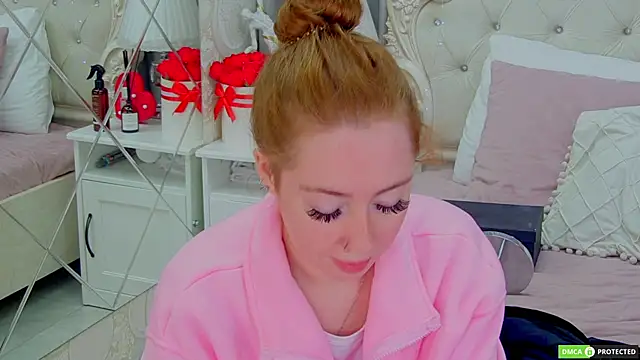 TinaBrook online show from September 29, 2025, 3:35 am