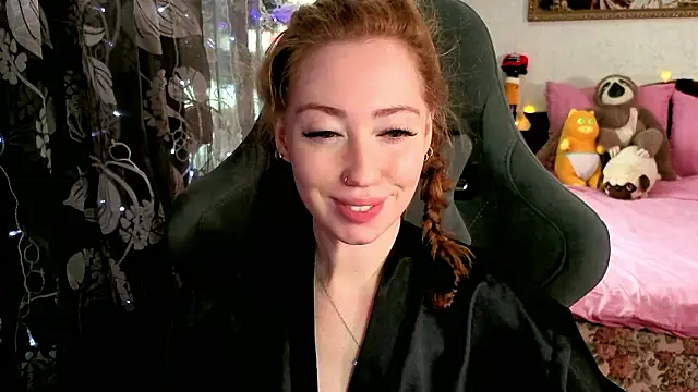 TinaBrook online show from March 5, 2026, 4:42 am