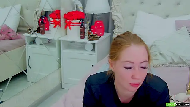 TinaBrook online show from October 13, 2025, 3:19 am