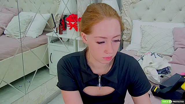 TinaBrook online show from October 9, 2025, 3:51 am