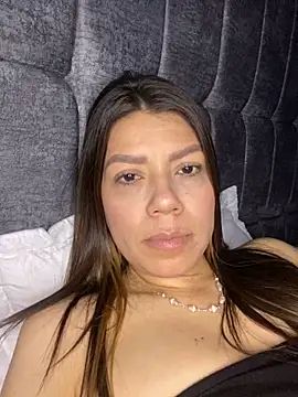 martina contreras online show from November 9, 2025, 2:10 pm