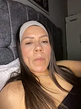 martina contreras online show from February 9, 2026, 4:10 am