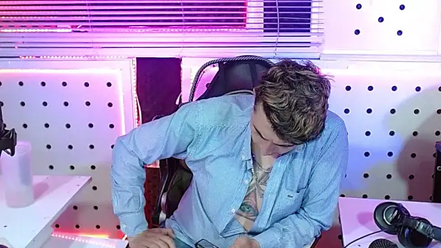 Darko0717 online show from November 4, 2025, 11:41 pm