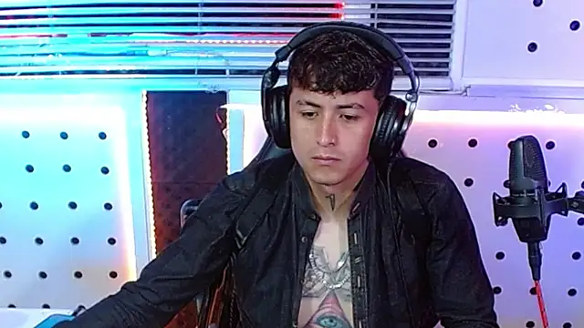 Darko0717 online show from September 19, 2025, 11:25 am