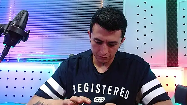 Darko0717 online show from April 8, 2026, 12:45 am