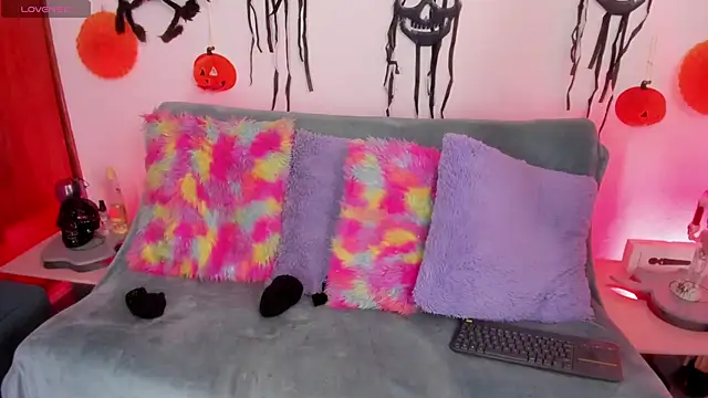 Cata green online show from October 6, 2025, 7:47 pm