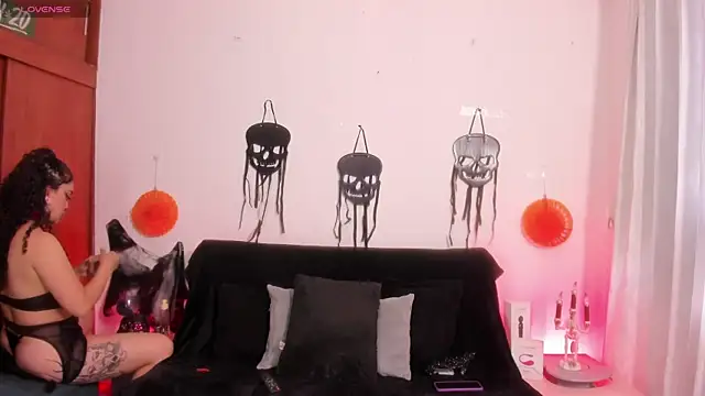 Cata green online show from October 8, 2025, 8:53 pm