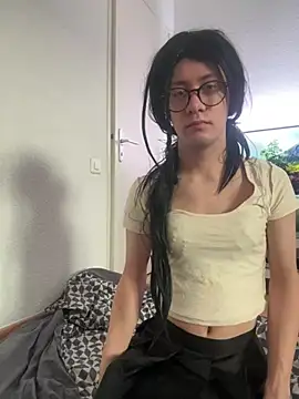 sarahmarais22 online show from February 16, 2025, 8:21 am
