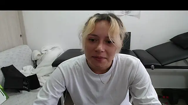 MommyMiaWs online show from March 22, 2025, 4:58 pm