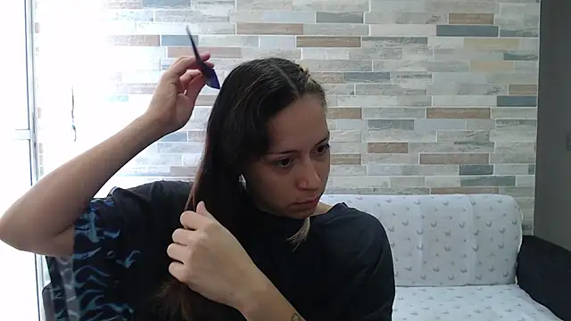 MommyMiaWs online show from October 5, 2025, 1:13 pm