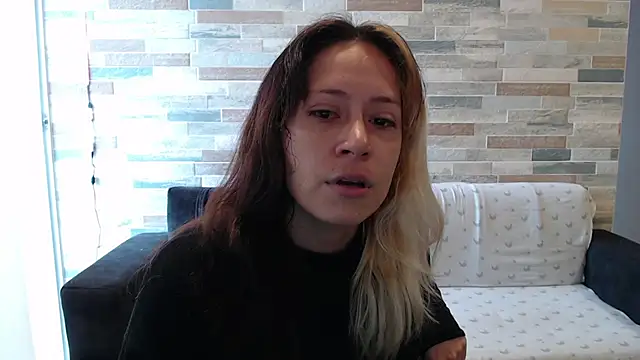 MommyMiaWs online show from October 8, 2025, 1:34 pm