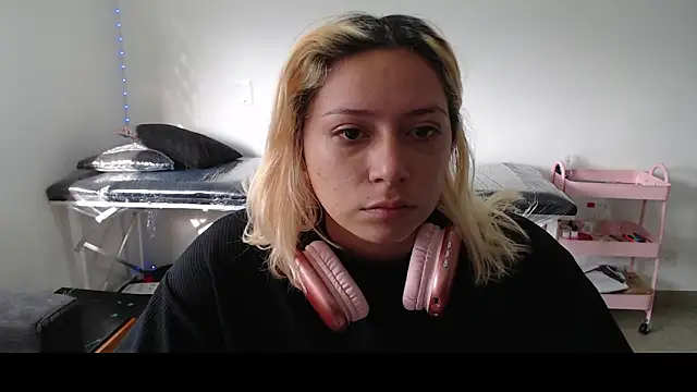 MommyMiaWs online show from March 3, 2025, 12:50 pm