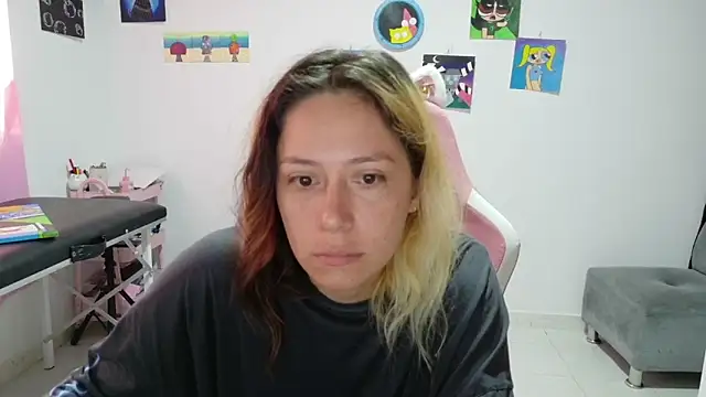 MommyMiaWs online show from December 17, 2025, 1:38 pm