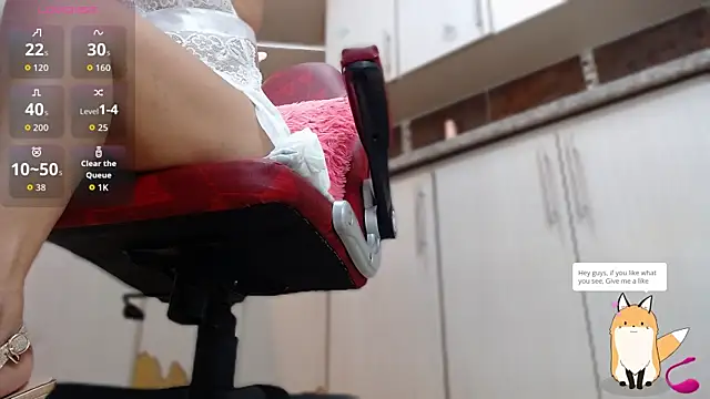 Abril Beltran  online show from November 3, 2025, 10:46 pm