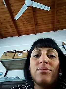 Snapshot of estefyzapata chatting on May 4, 2026, 5:49 pm estefyzapata online show from May 4, 2026, 5:49 pm