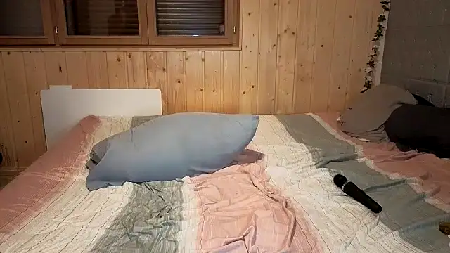 Leanymphoo online show from October 3, 2025, 8:32 pm