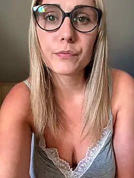 Leanymphoo online show from March 27, 2026, 10:49 am