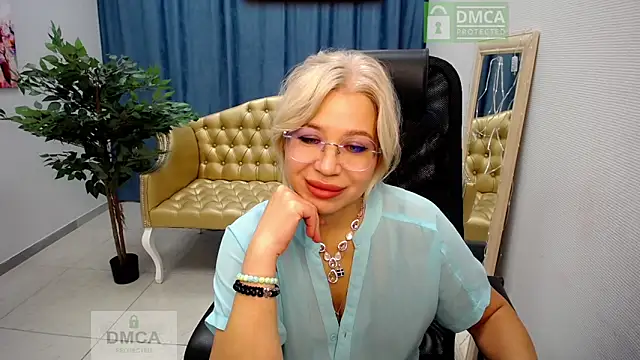 Dear Eva1 online show from November 11, 2025, 7:58 am