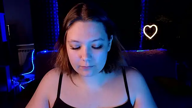 DjennaPalme online show from October 5, 2025, 8:05 am