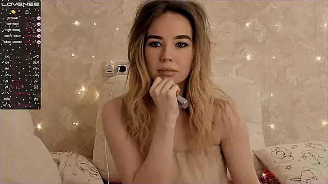 Snapshot of EvaSileZ chatting on December 22, 2025, 7:52 am EvaSileZ online show from December 22, 2025, 7:52 am