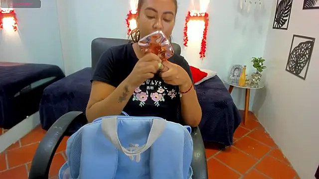 Snapshot of tracycum chatting on March 16, 2025, 11:49 am tracycum online show from March 16, 2025, 11:49 am