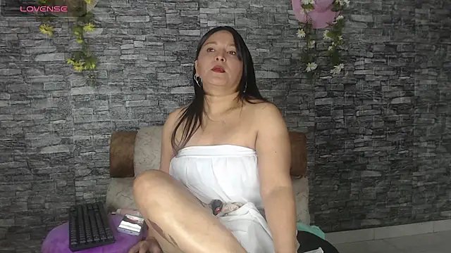 Danna Paolaa  online show from October 14, 2025, 5:30 am