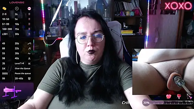 LeonaHarrison online show from September 28, 2025, 9:55 pm