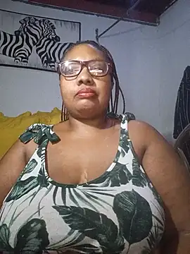 Snapshot of YELLOW_BONE chatting on May 10, 2026, 9:05 pm YELLOW BONE online show from May 10, 2026, 9:05 pm