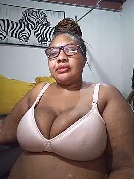 Snapshot of YELLOW_BONE chatting on May 23, 2026, 8:52 pm YELLOW BONE online show from May 23, 2026, 8:52 pm
