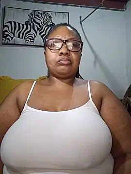 Snapshot of YELLOW_BONE chatting on June 2, 2026, 8:31 pm YELLOW BONE online show from June 2, 2026, 8:31 pm