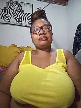 Snapshot of YELLOW_BONE chatting on May 27, 2026, 8:16 pm YELLOW BONE online show from May 27, 2026, 8:16 pm