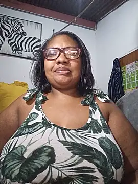 Snapshot of YELLOW_BONE chatting on June 8, 2026, 8:42 pm YELLOW BONE online show from June 8, 2026, 8:42 pm