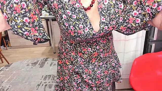 Tina Joness online show from October 2, 2025, 6:11 pm