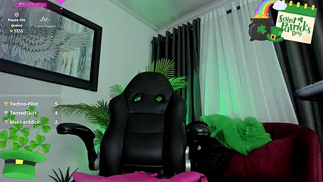 brianahill  online show from March 17, 2025, 10:19 pm