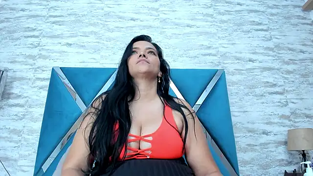 veronica salas online show from February 25, 2025, 7:49 pm