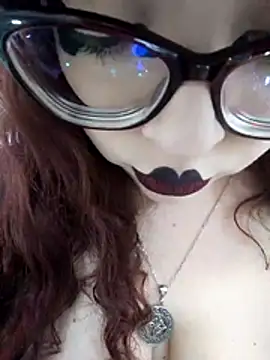 Snapshot of alicce_moon_ chatting on May 13, 2026, 10:06 pm alicce moon online show from May 13, 2026, 10:06 pm